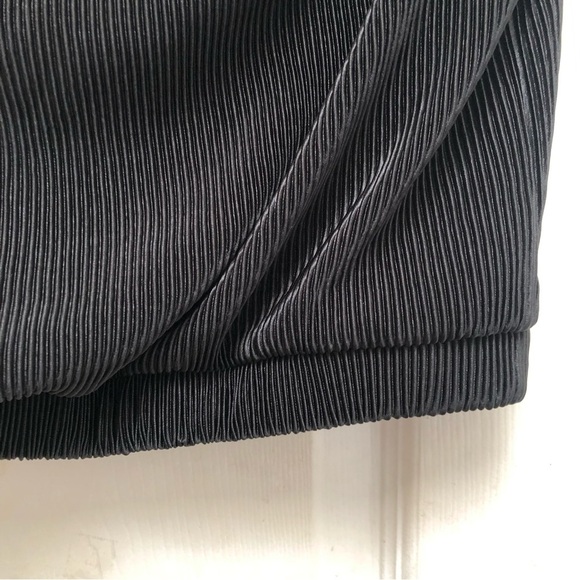 NWT Ro & De Rouched Black Mock TurtleNeck Keyhole Back Co-ord Set Top - Picture 4 of 4